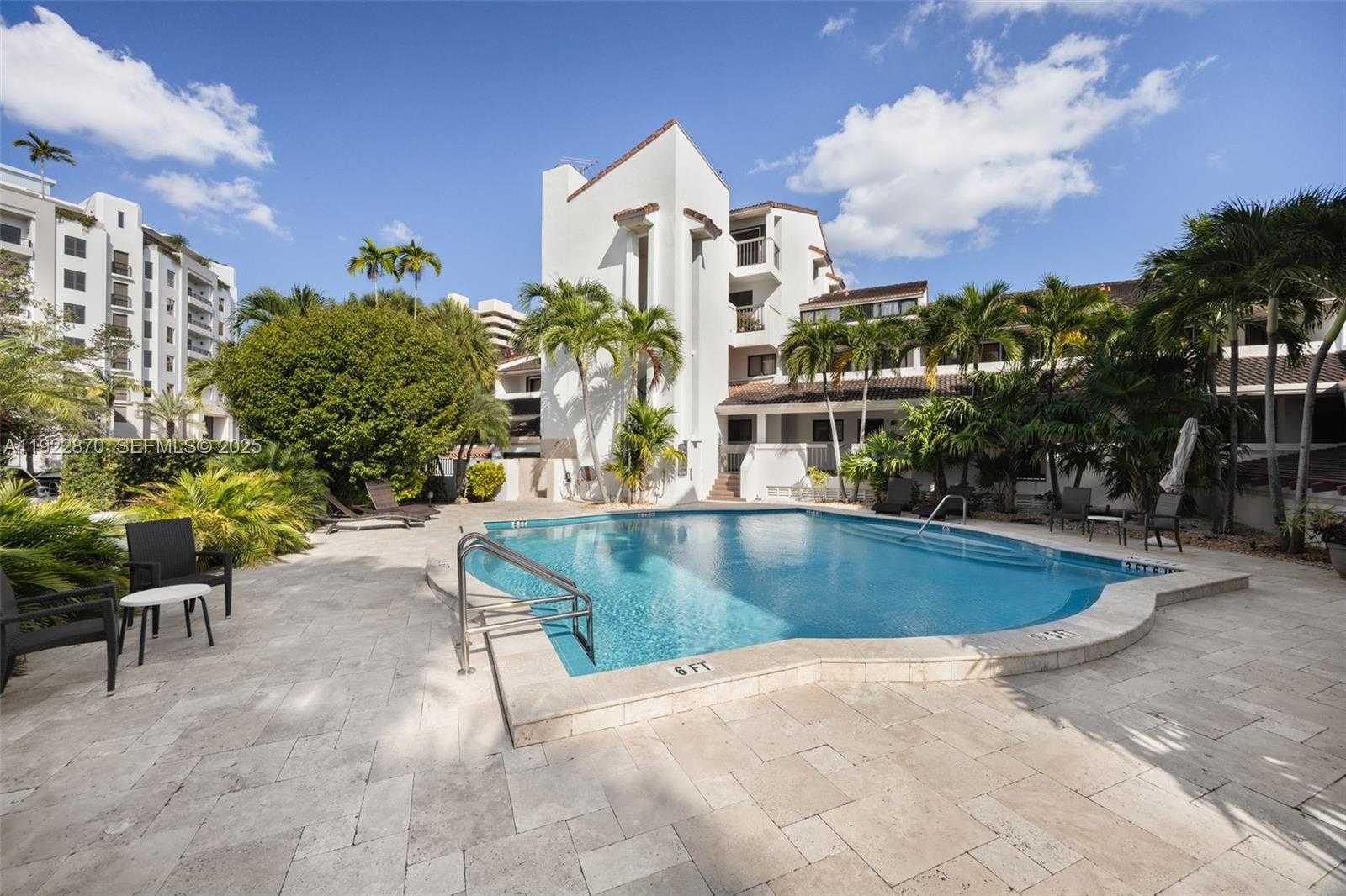 Small Image of 2600 CARDENA ST #4, Coral Gables Number 19