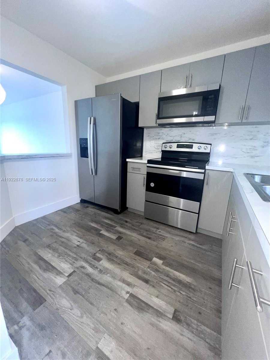 Small Image of 6715 WEST 26TH DR #203-6, Hialeah Number 9