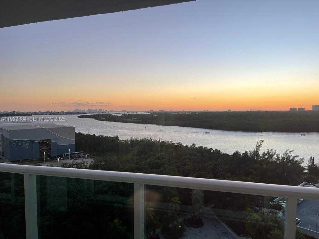 Small Image of 100 BAYVIEW DR #1521, Sunny Isles Beach Number 21