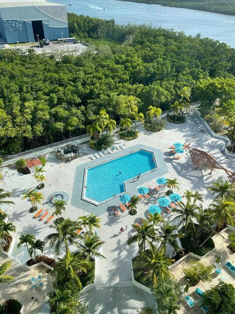 Small Image of 100 BAYVIEW DR #1521, Sunny Isles Beach Number 23