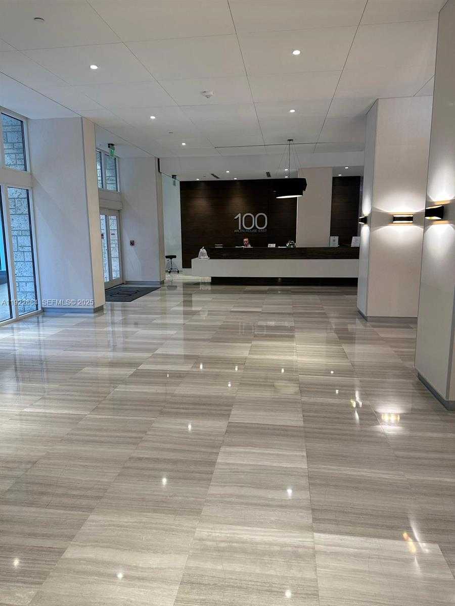 Small Image of 100 BAYVIEW DR #1521, Sunny Isles Beach Number 25