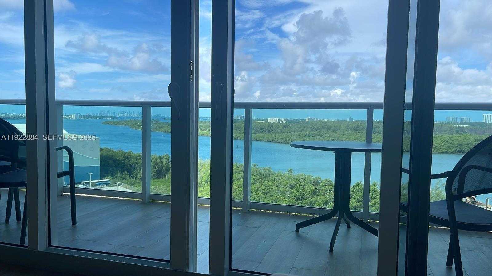 Small Image of 100 BAYVIEW DR #1521, Sunny Isles Beach Number 5