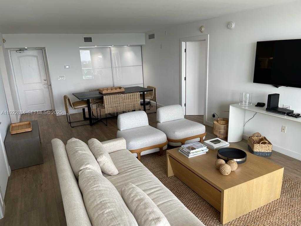 Small Image of 100 BAYVIEW DR #1521, Sunny Isles Beach Number 6