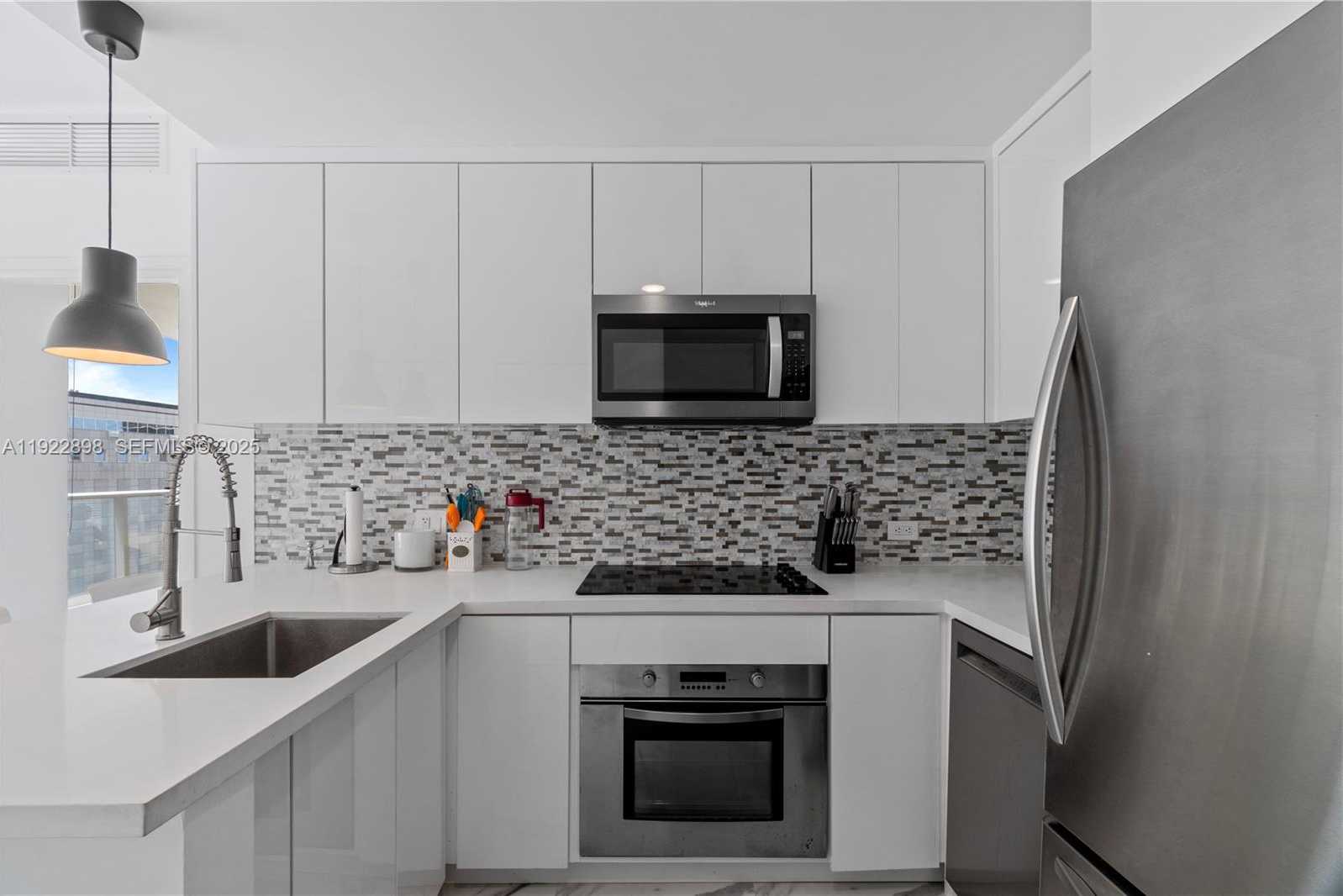 Small Image of 300 SOUTH BISCAYNE BLVD #T-1411, Miami Number 10