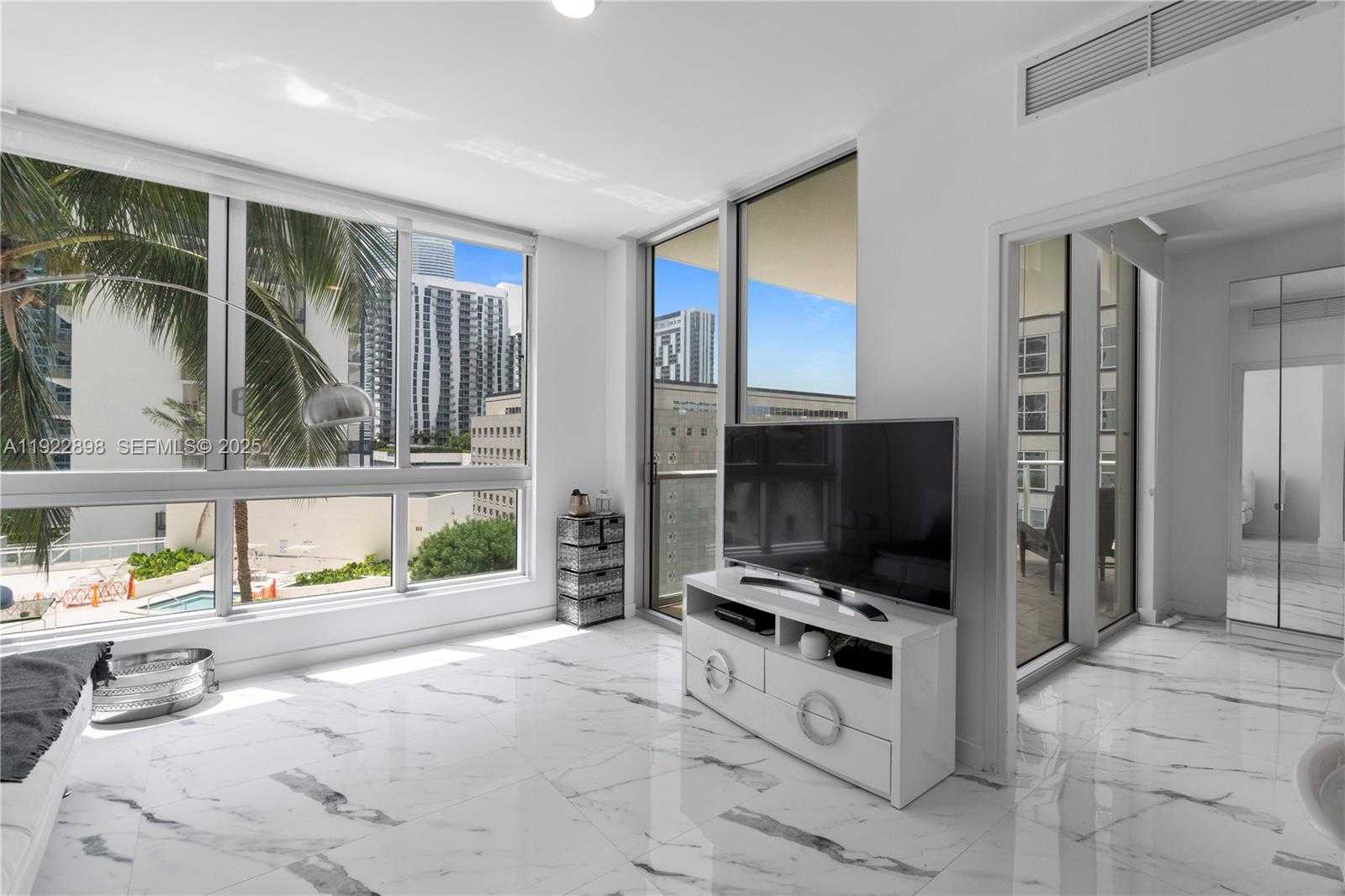 Small Image of 300 SOUTH BISCAYNE BLVD #T-1411, Miami Number 11