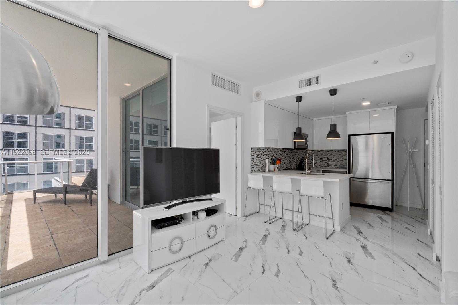 Small Image of 300 SOUTH BISCAYNE BLVD #T-1411, Miami Number 12