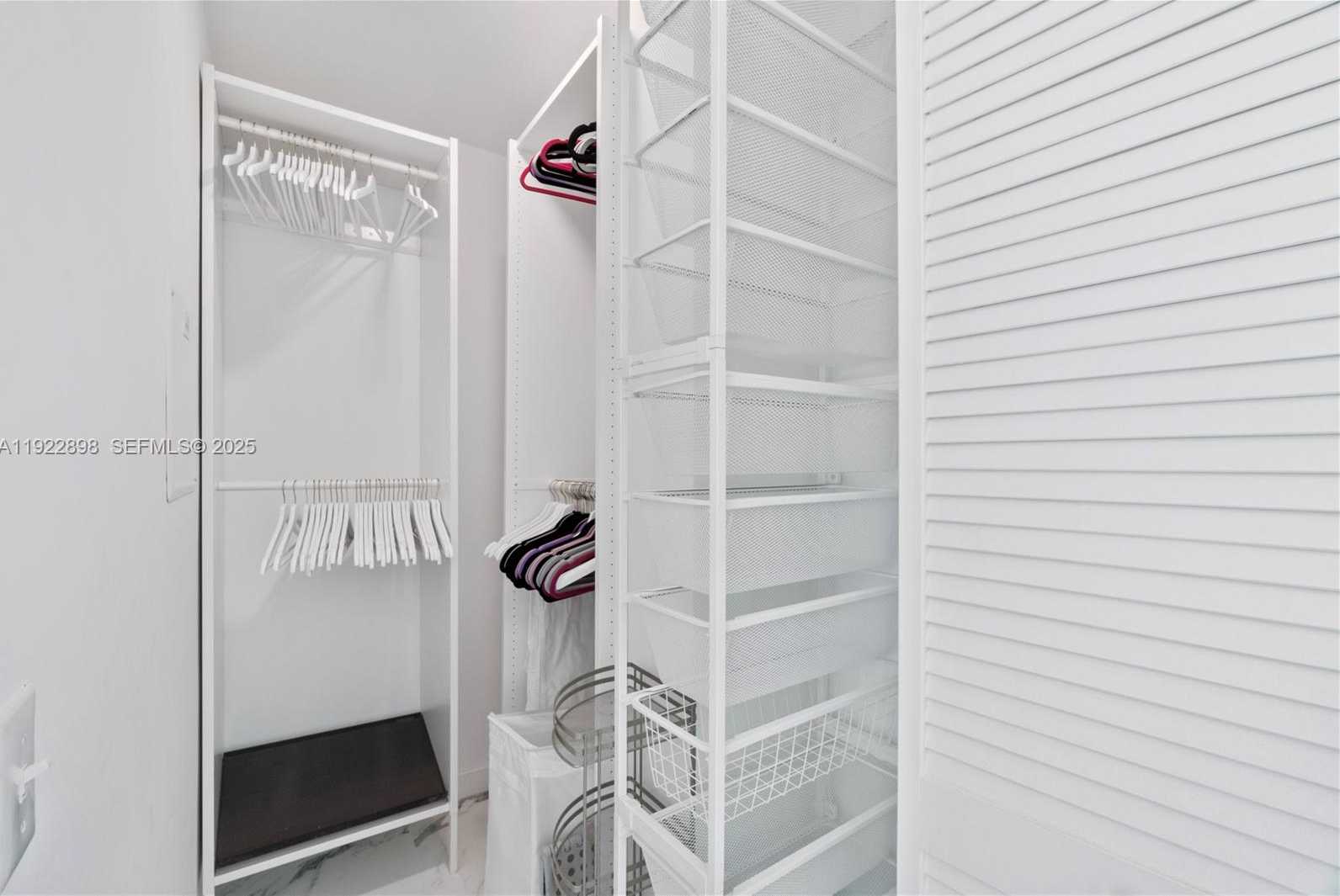 Small Image of 300 SOUTH BISCAYNE BLVD #T-1411, Miami Number 16