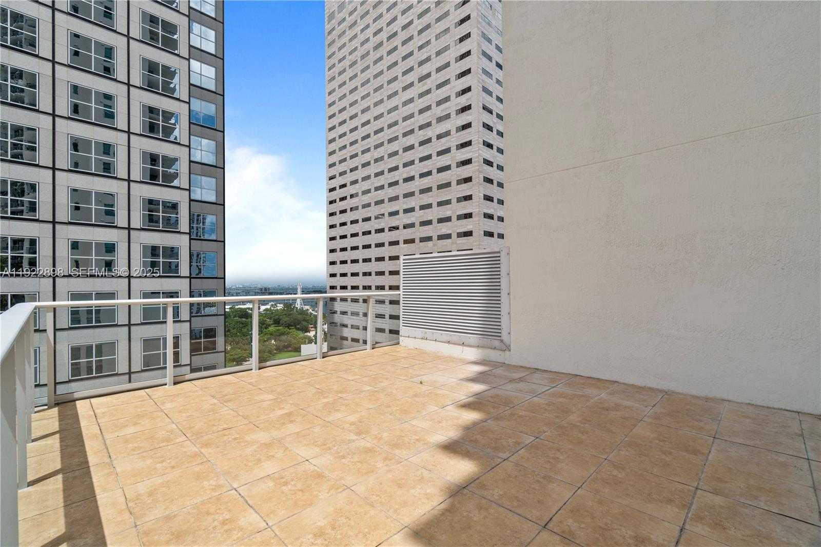 Small Image of 300 SOUTH BISCAYNE BLVD #T-1411, Miami Number 21