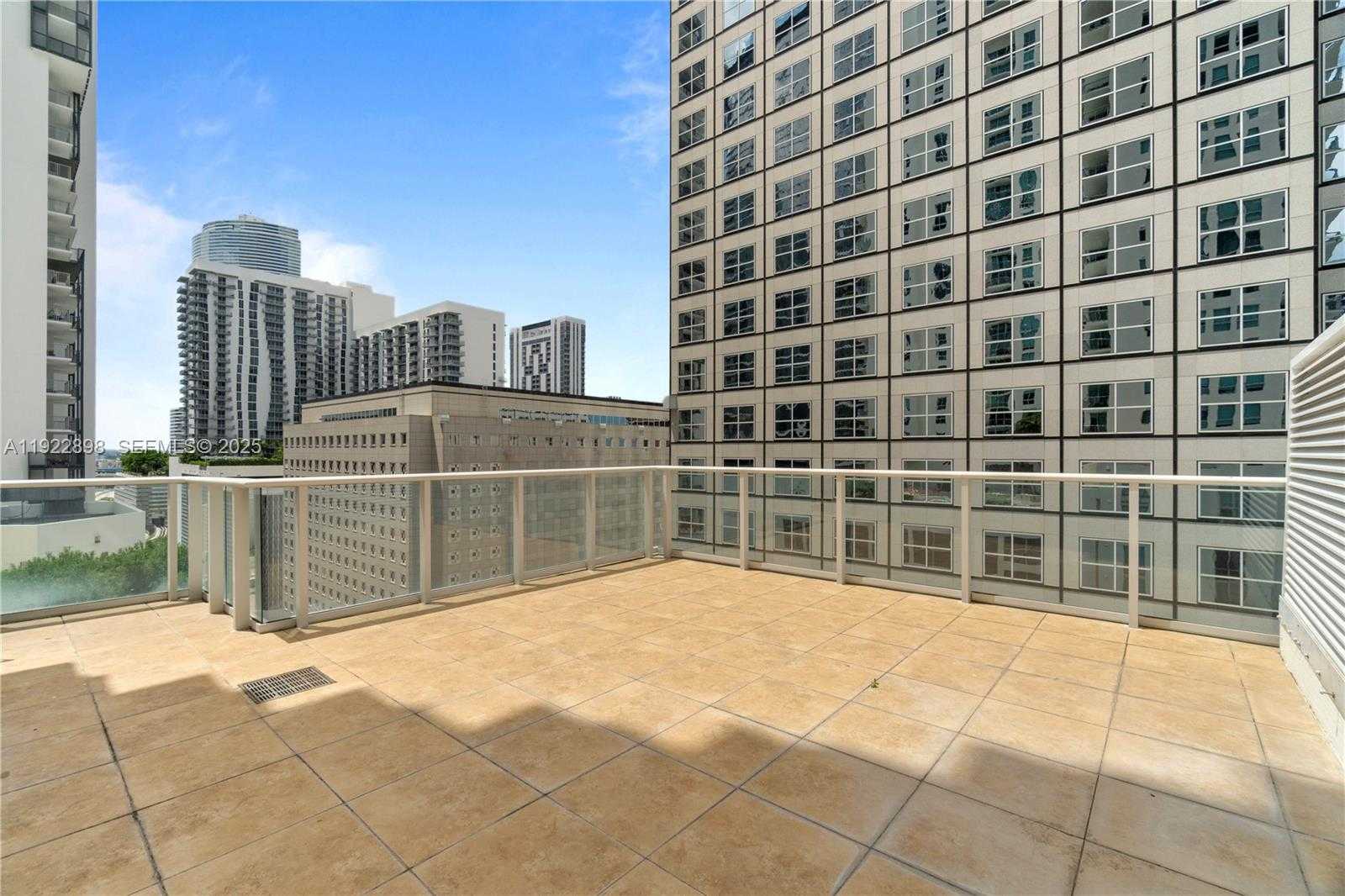 Small Image of 300 SOUTH BISCAYNE BLVD #T-1411, Miami Number 23