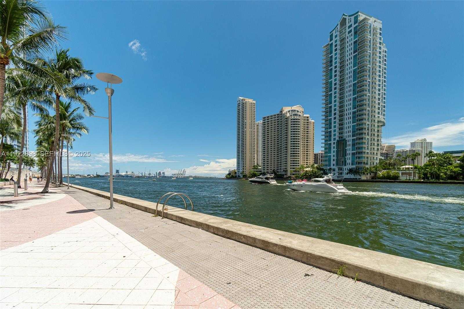 Small Image of 300 SOUTH BISCAYNE BLVD #T-1411, Miami Number 6