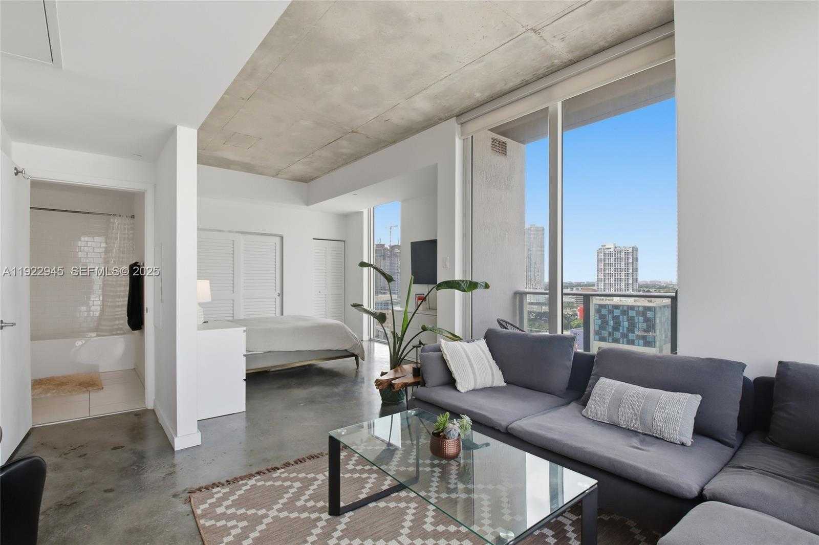 Small Image of 151 SOUTH EAST 1ST ST #1810, Miami Number 2