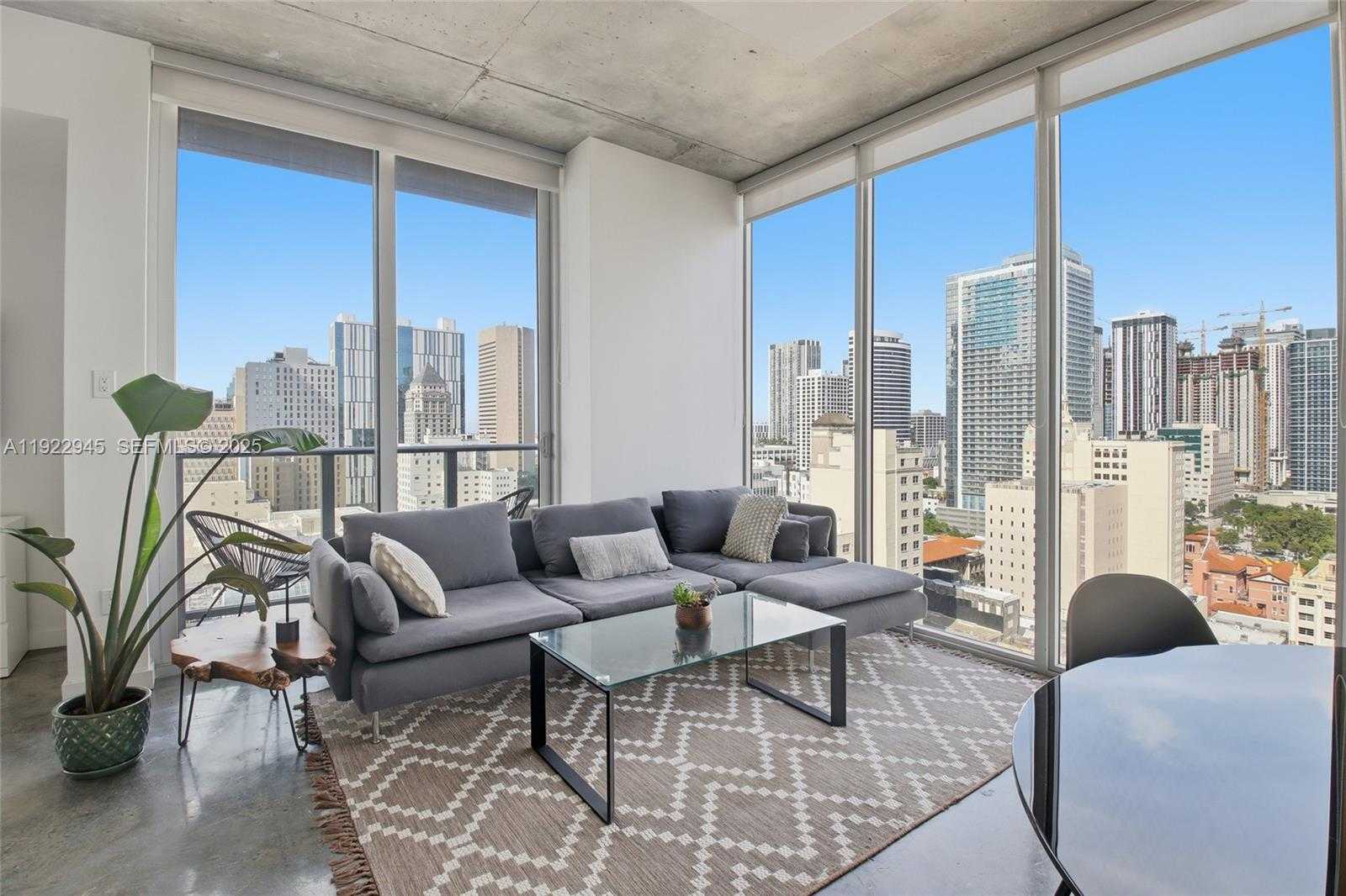 Small Image of 151 SOUTH EAST 1ST ST #1810, Miami Number 4