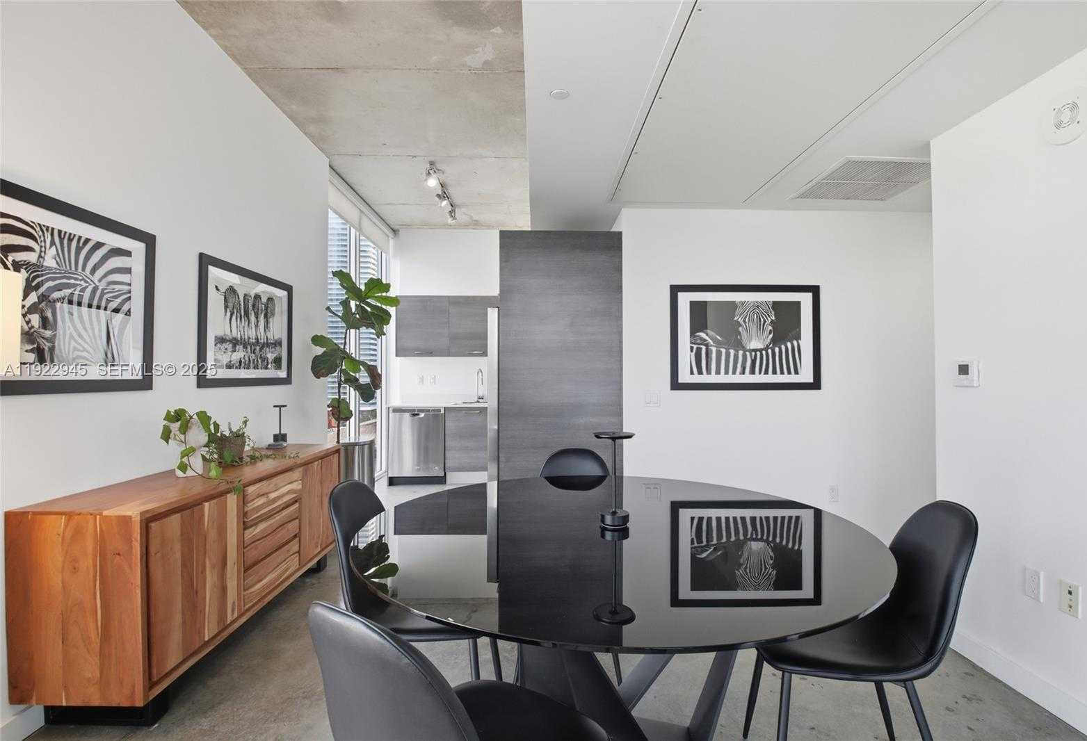 Small Image of 151 SOUTH EAST 1ST ST #1810, Miami Number 6