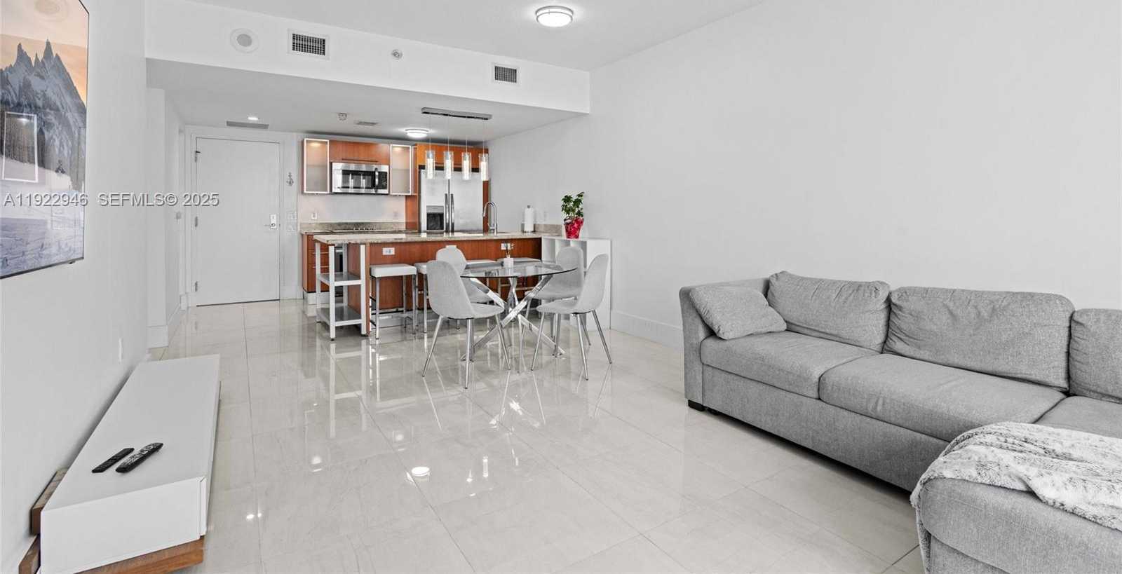 Small Image of 185 SOUTH WEST 7TH ST #3314, Miami Number 3