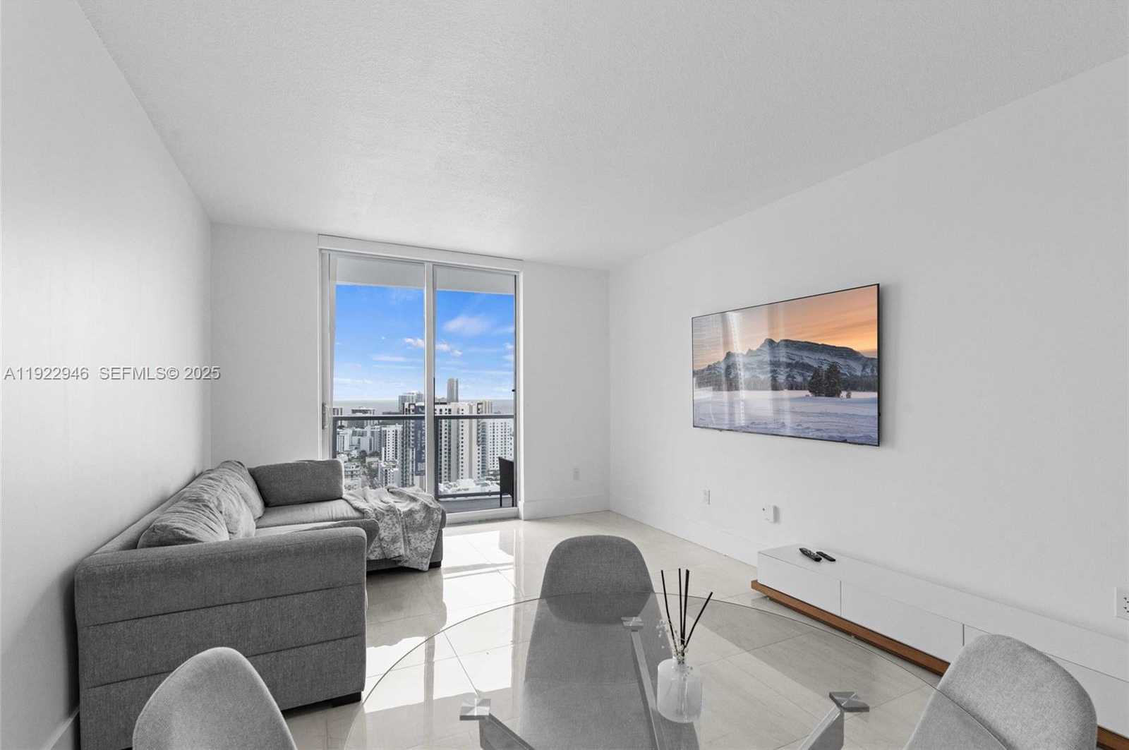 Small Image of 185 SOUTH WEST 7TH ST #3314, Miami Number 5