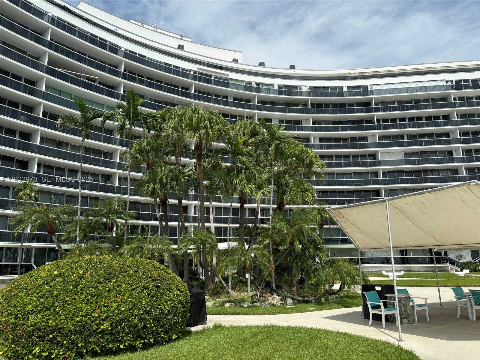 Small Image of 900 BAY DR #615, Miami Beach Number 2