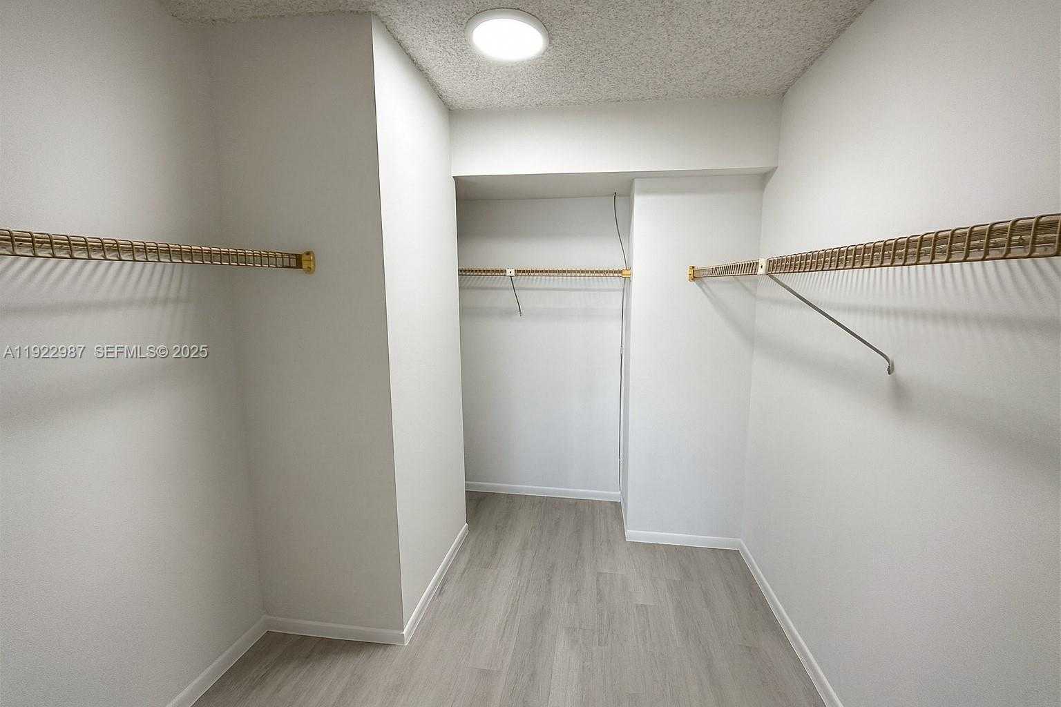 Imagen de Pequeño Objeto