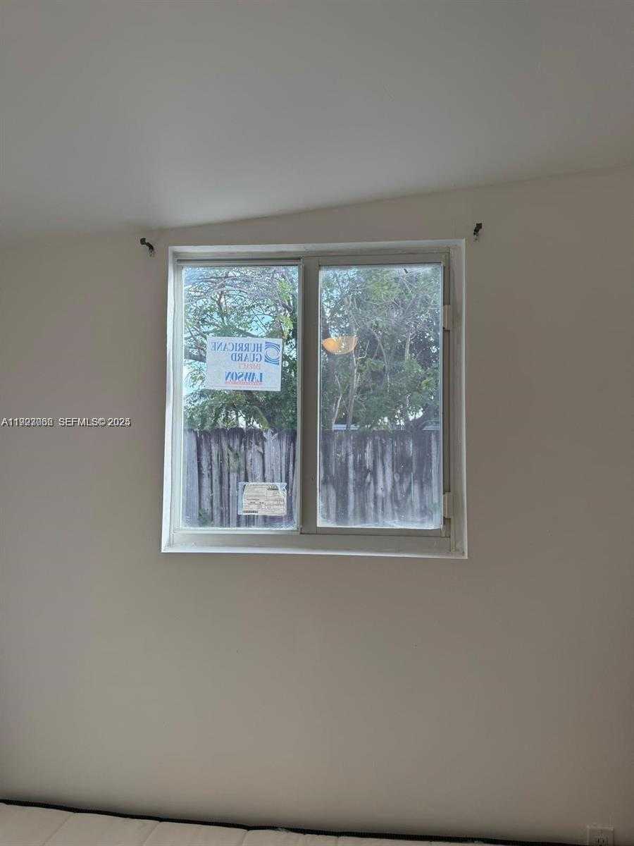 Small Image of 16920 NORTH WEST 40TH AVE #D, Miami Gardens Number 2