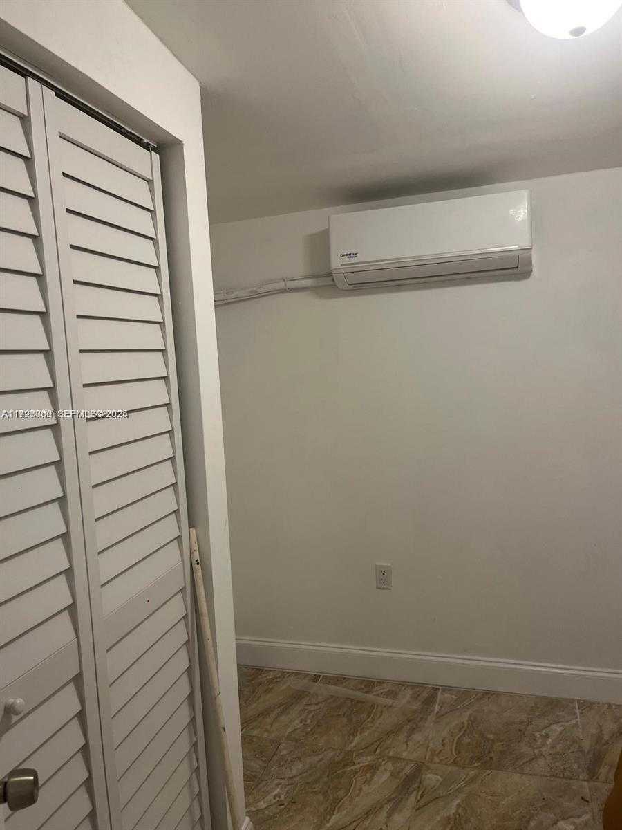 Small Image of 16920 NORTH WEST 40TH AVE #D, Miami Gardens Number 8