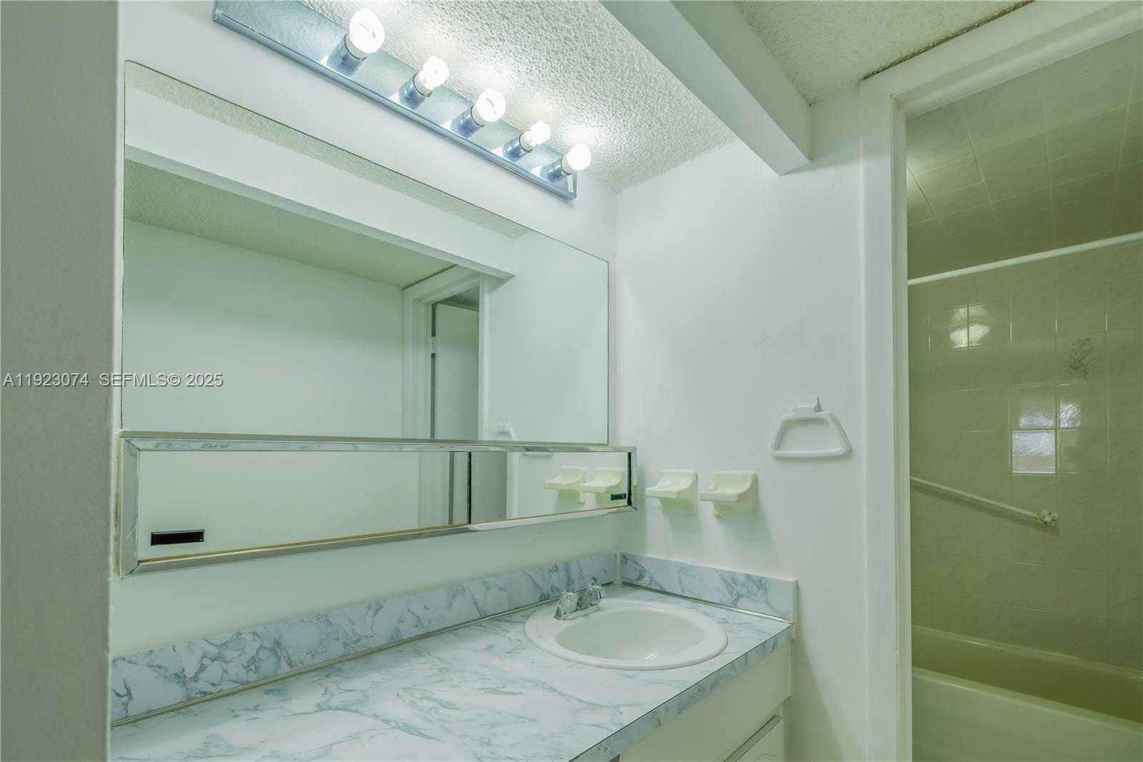 Small Image of 1900 WEST 68TH ST #C203, Hialeah Number 24