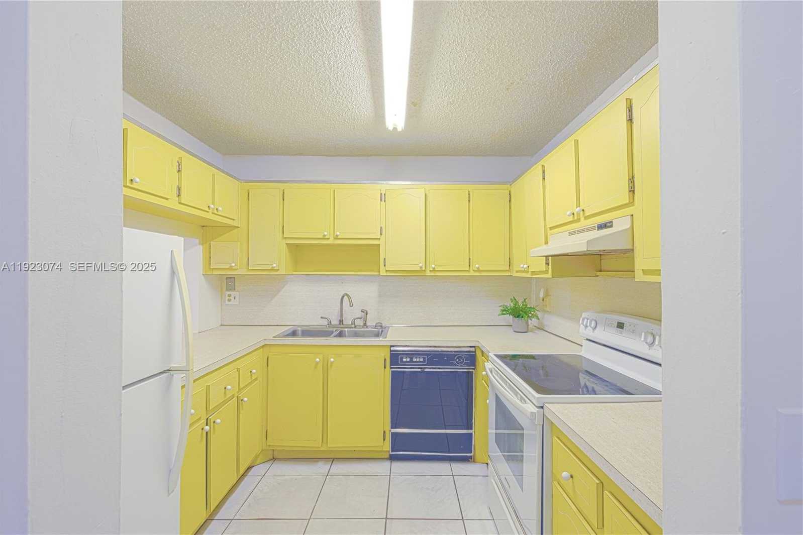 Small Image of 1900 WEST 68TH ST #C203, Hialeah Number 3