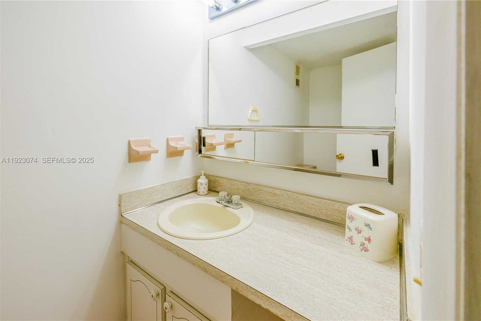 Small Image of 1900 WEST 68TH ST #C203, Hialeah Number 8