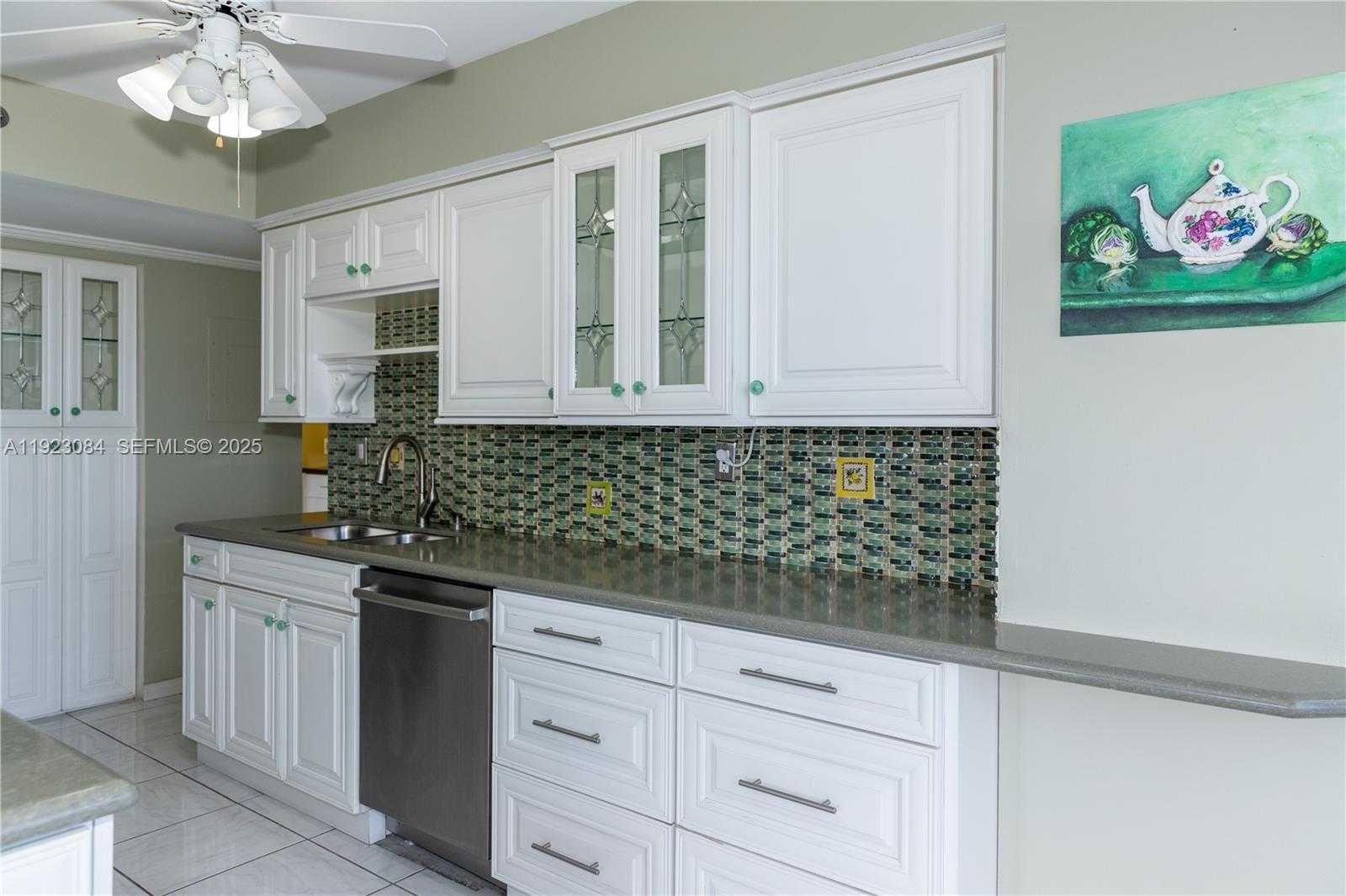 Small Image of 3500 MYSTIC POINTE DR #3506, Aventura Number 17