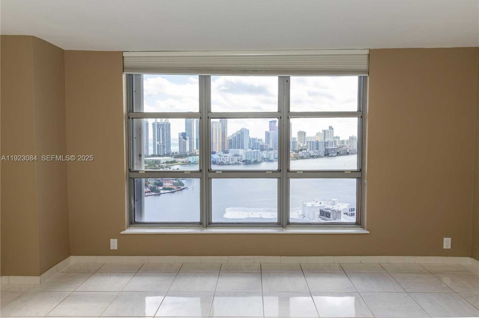 Small Image of 3500 MYSTIC POINTE DR #3506, Aventura Number 32