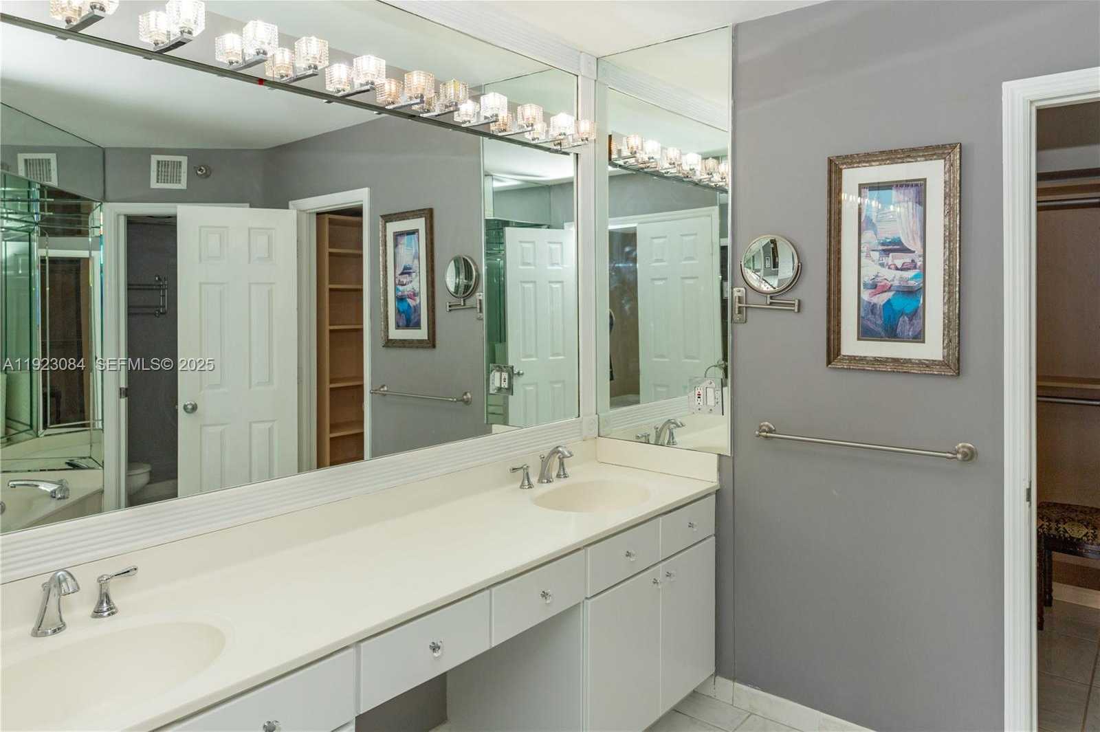 Small Image of 3500 MYSTIC POINTE DR #3506, Aventura Number 34