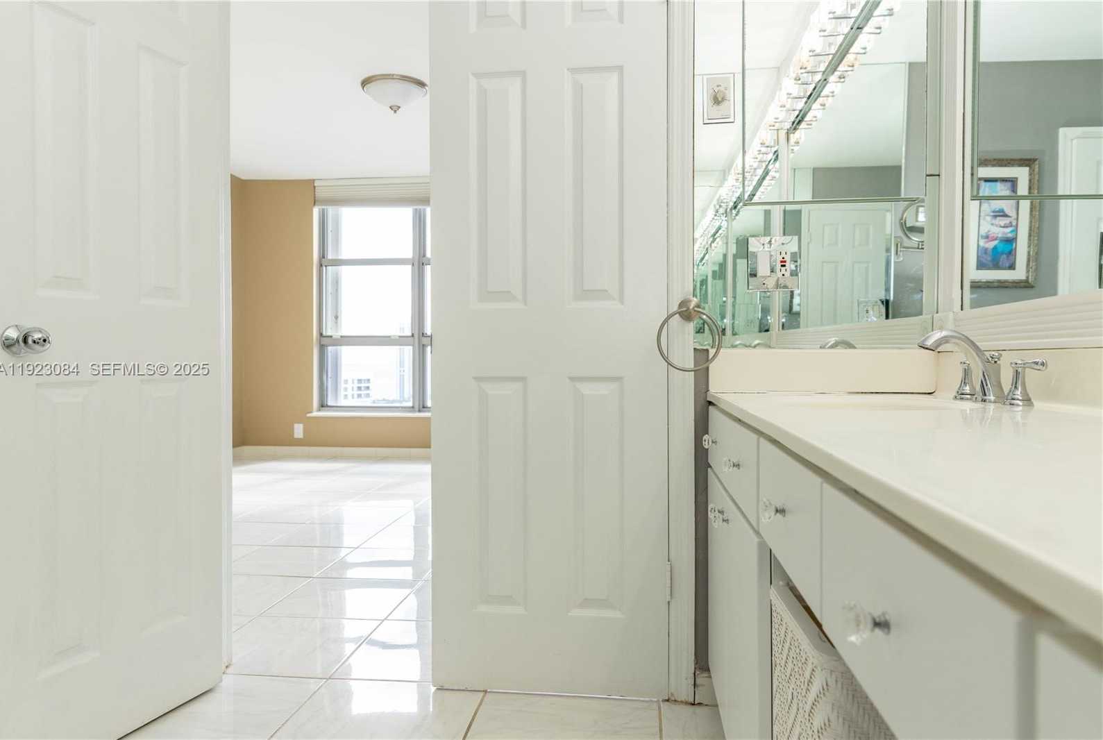 Small Image of 3500 MYSTIC POINTE DR #3506, Aventura Number 35