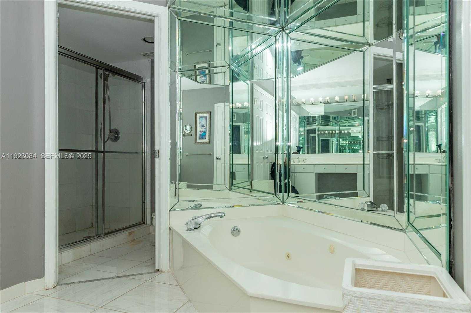 Small Image of 3500 MYSTIC POINTE DR #3506, Aventura Number 36