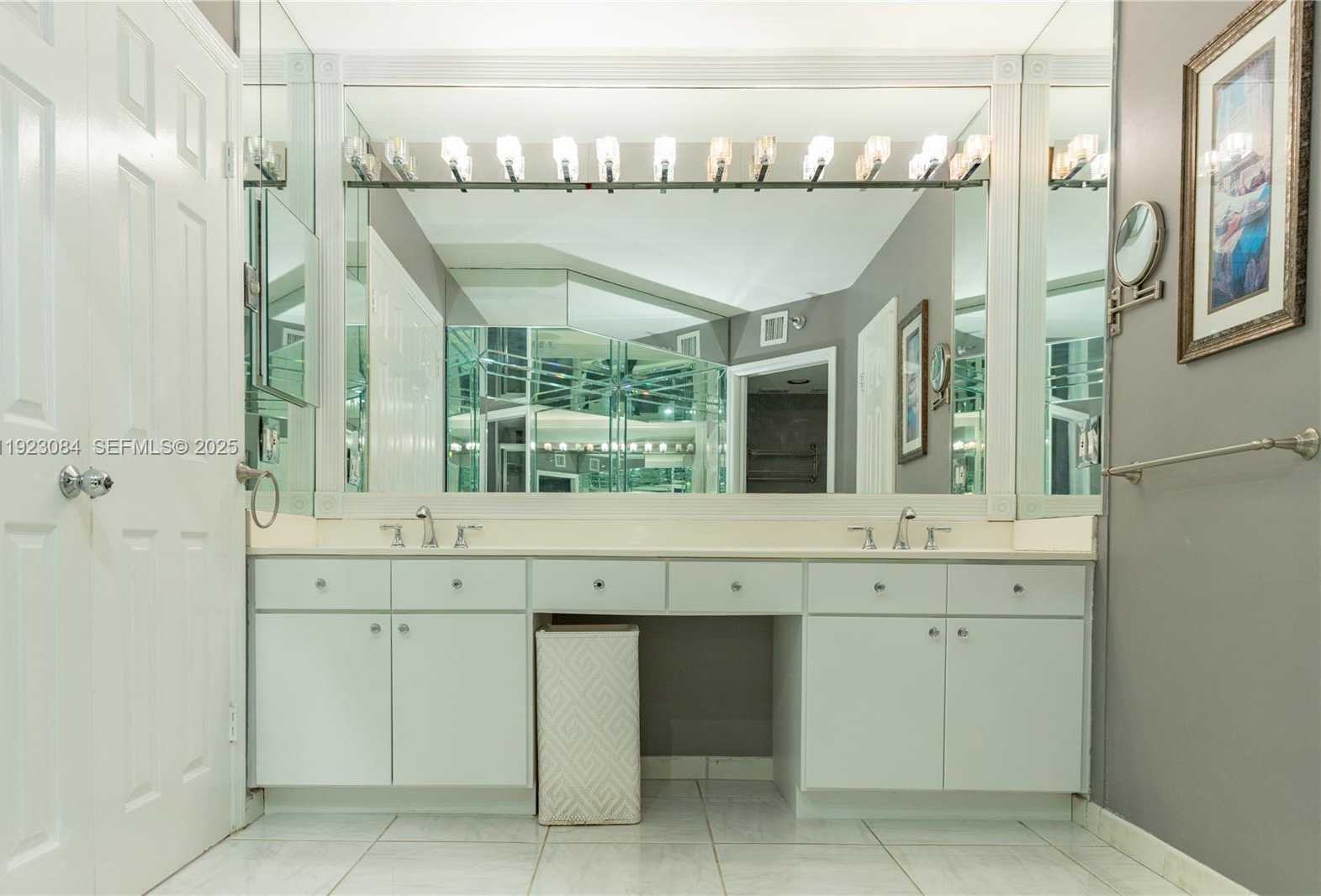 Small Image of 3500 MYSTIC POINTE DR #3506, Aventura Number 37