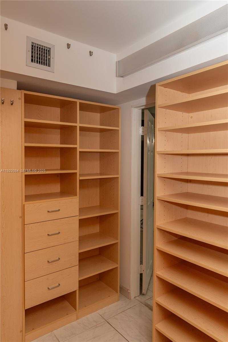 Small Image of 3500 MYSTIC POINTE DR #3506, Aventura Number 40