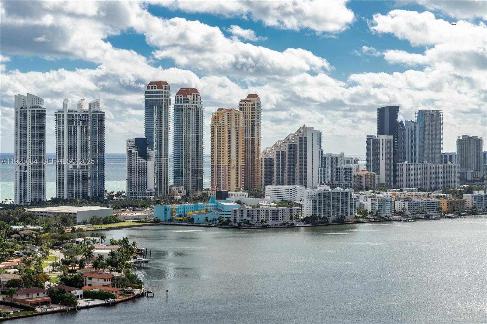 Small Image of 3500 MYSTIC POINTE DR #3506, Aventura Number 49