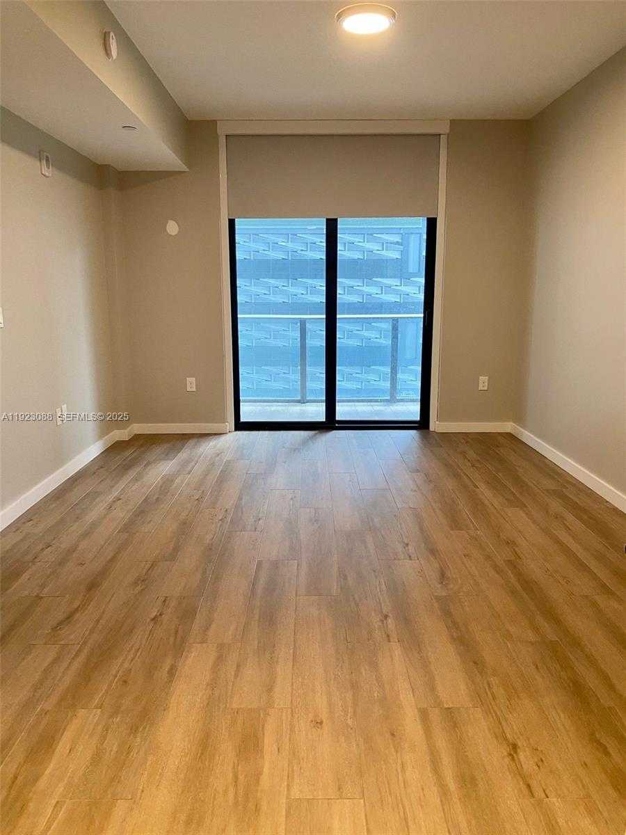 Small Image of 1010 BRICKELL AVE #1508, Miami Number 7