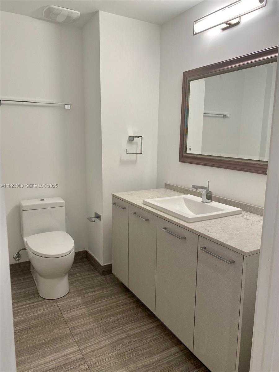 Small Image of 1010 BRICKELL AVE #1508, Miami Number 8