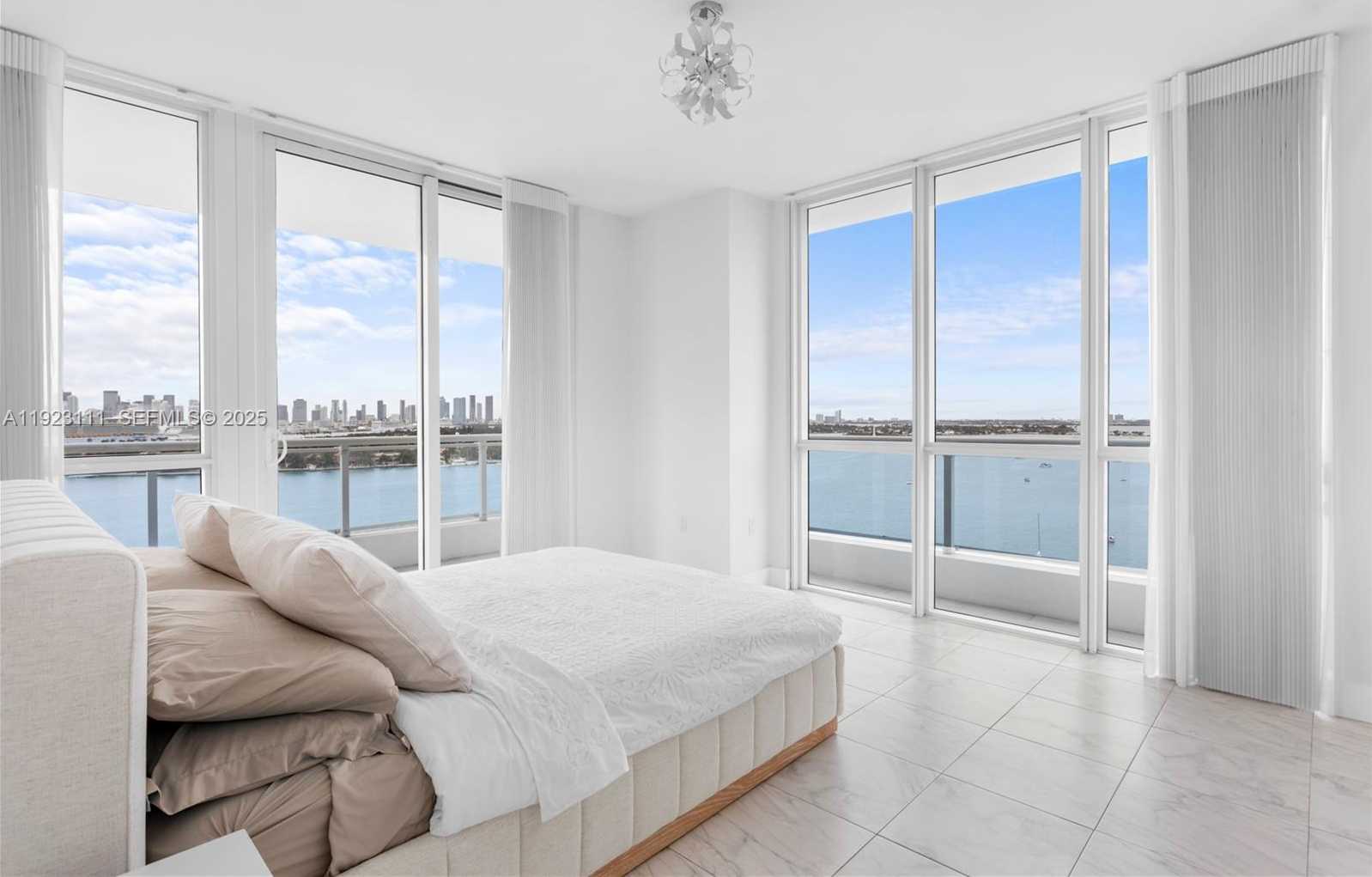 Imagen de Pequeño Objeto