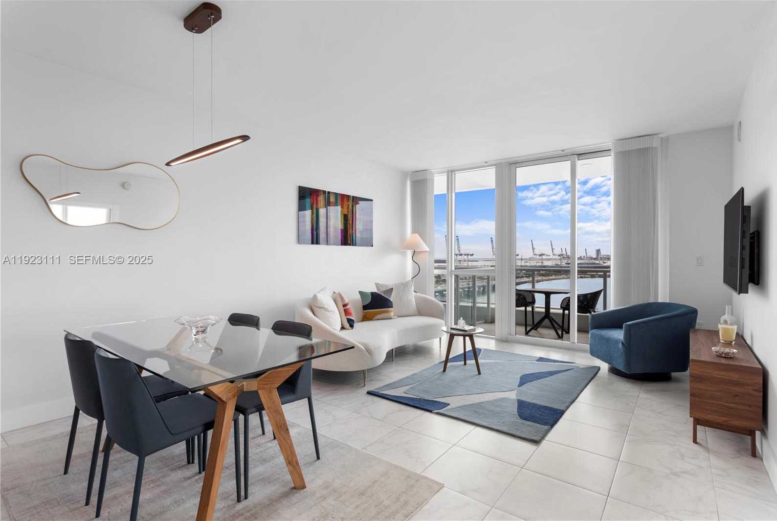 Imagen de Pequeño Objeto