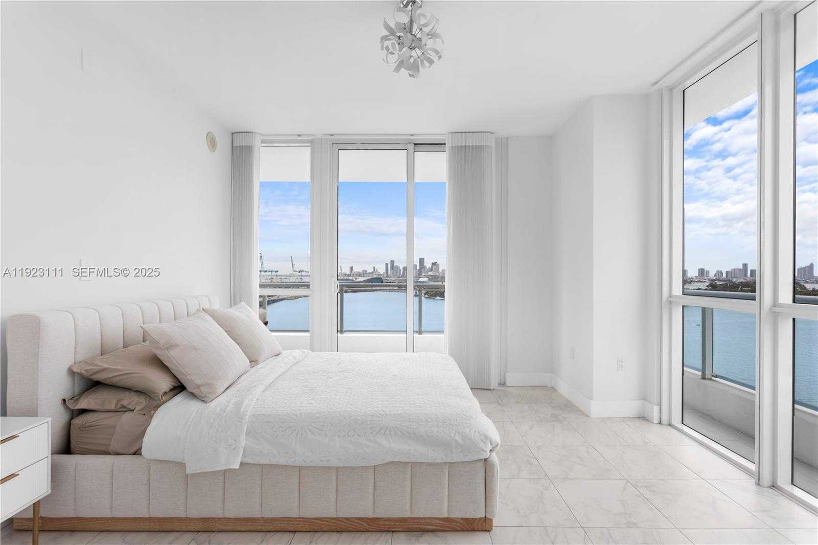 Imagen de Pequeño Objeto