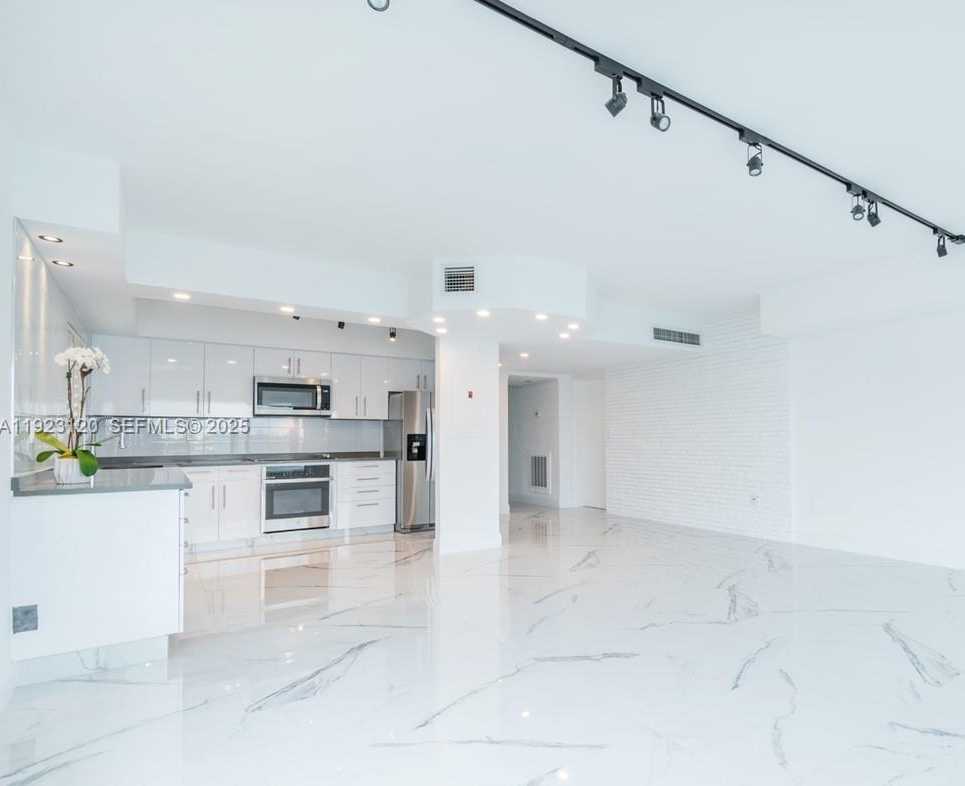 Small Image of 286 BAL BAY DR #3C, Bal Harbour Number 12