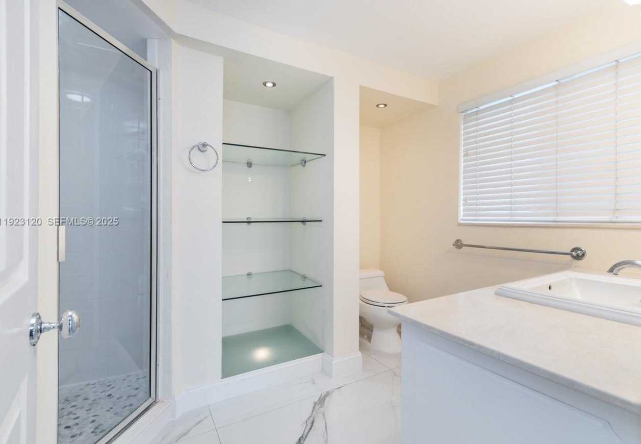 Small Image of 286 BAL BAY DR #3C, Bal Harbour Number 9