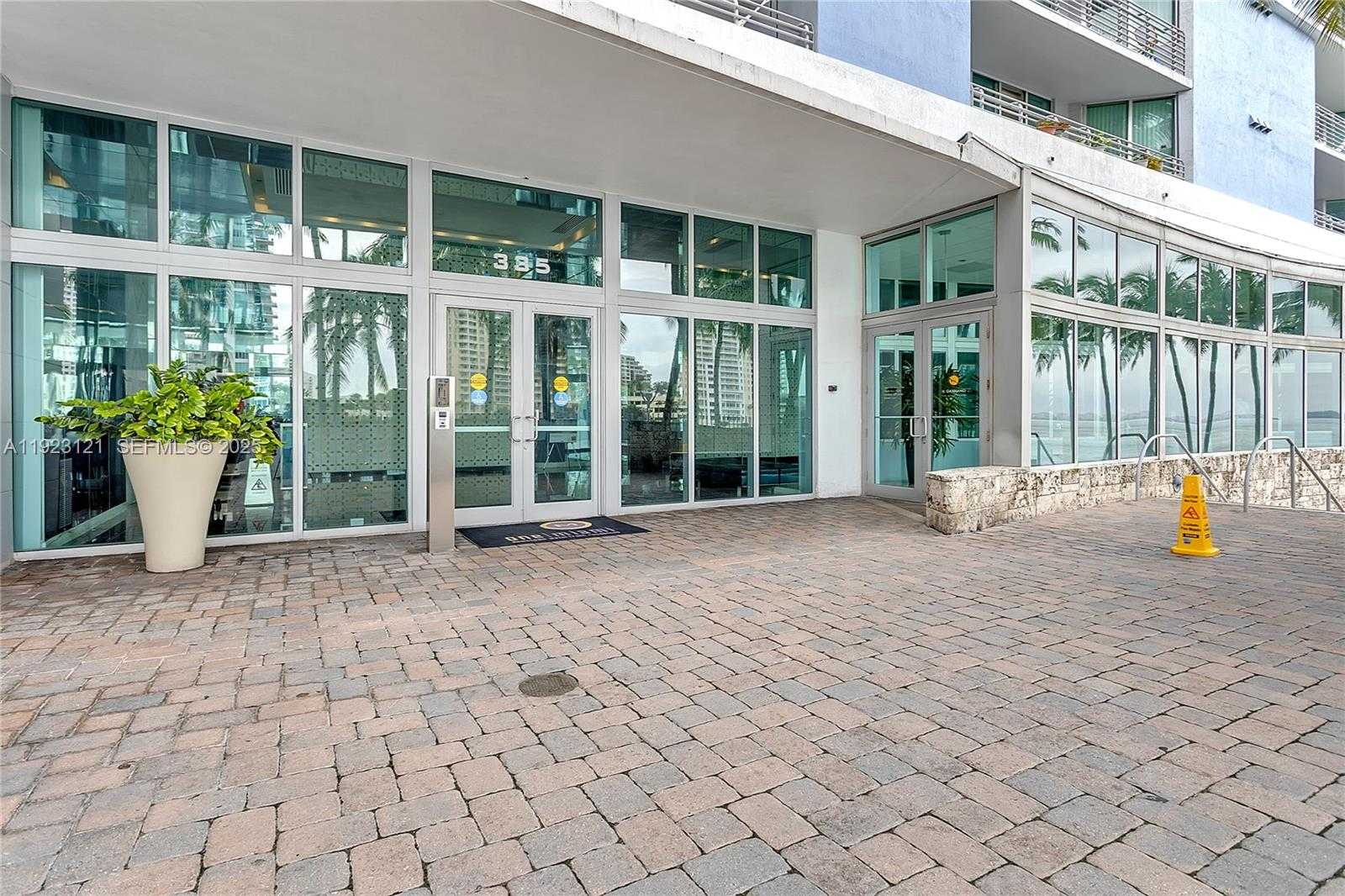 Small Image of 335 Biscayne Blvd, Miami, FL 33132, USA Number 25