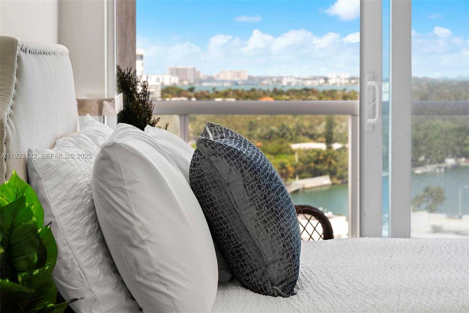 Small Image of 3801 COLLINS AVE #1602, Miami Beach Number 11