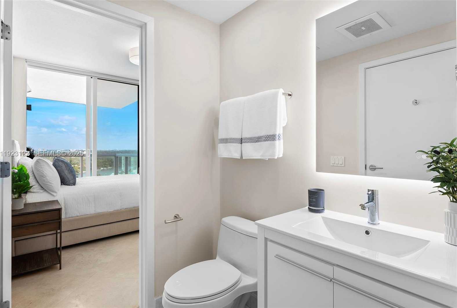 Small Image of 3801 COLLINS AVE #1602, Miami Beach Number 12