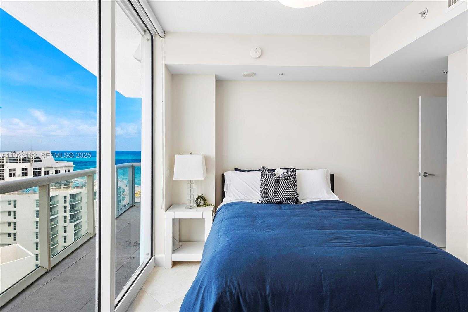 Small Image of 3801 COLLINS AVE #1602, Miami Beach Number 14