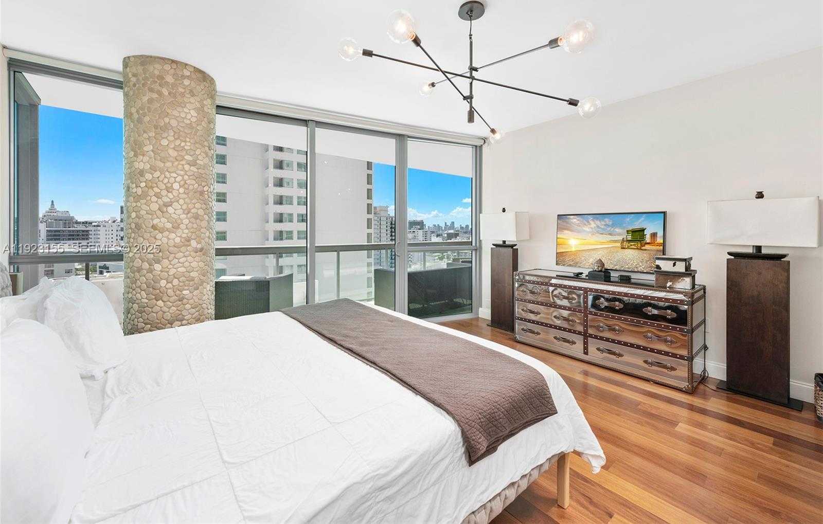 Small Image of 101 20TH ST #1706, Miami Beach Number 2