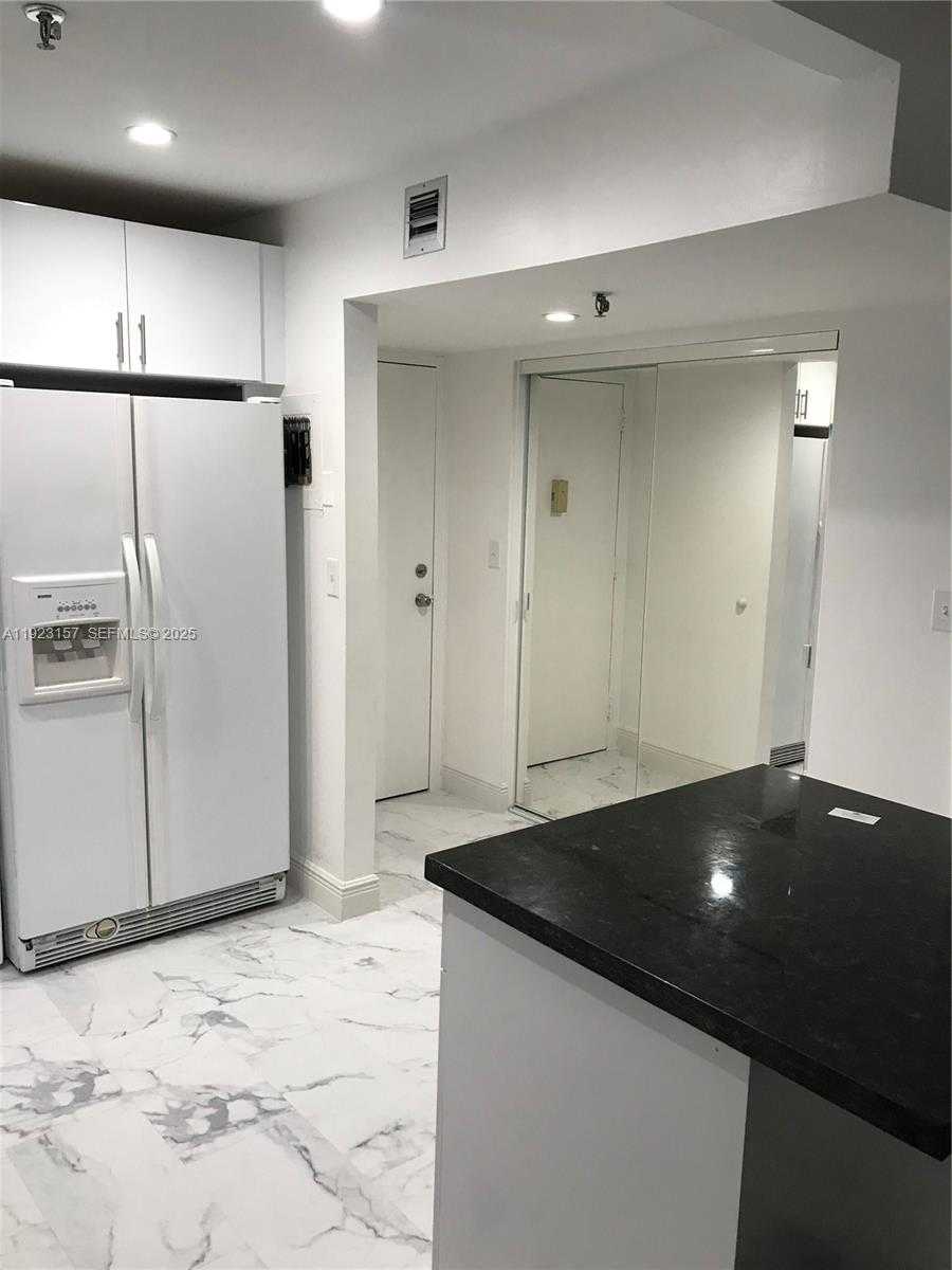 Small Image of 250 181ST DR #311, Sunny Isles Beach Number 6