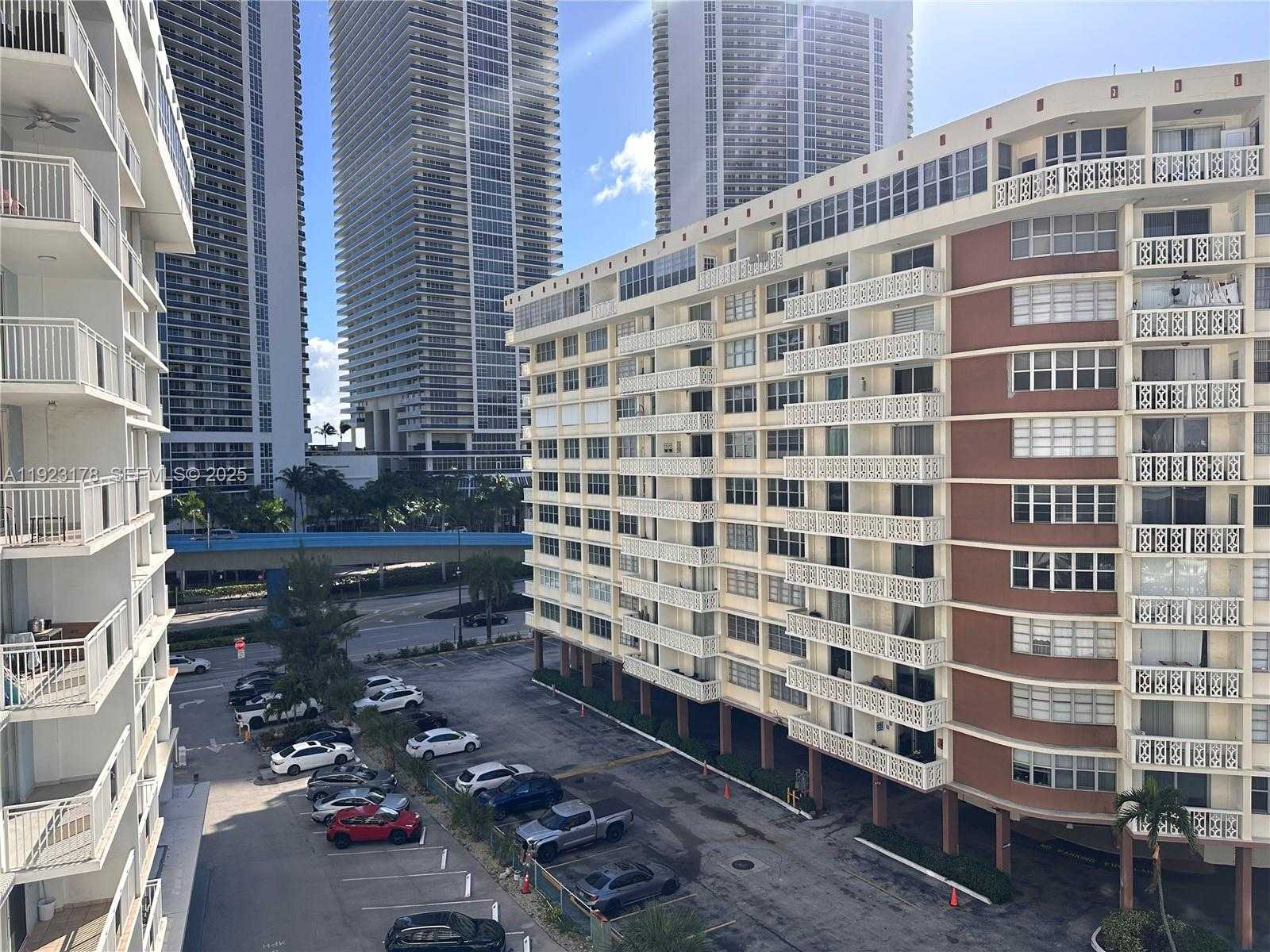 Small Image of 1801 SOUTH OCEAN DR #740, Hallandale Beach Number 3