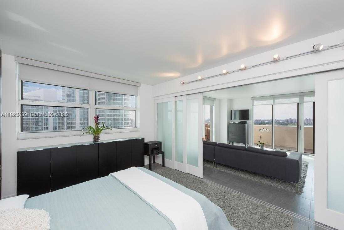 Small Image of 90 ALTON RD #1502, Miami Beach Number 19