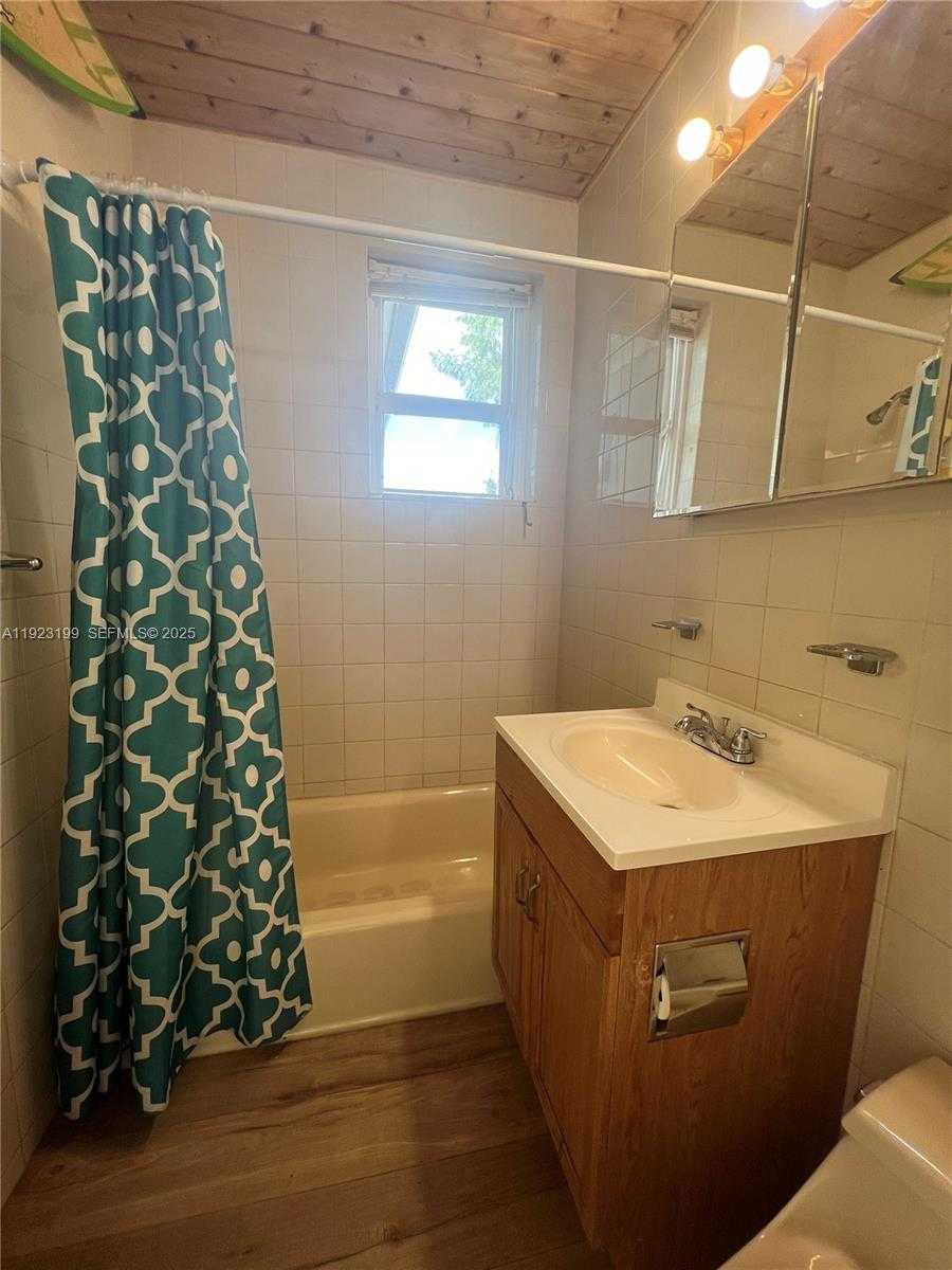 Small Image of 9350 EAST BAY HARBOR DR #6, Bay Harbor Islands Number 14